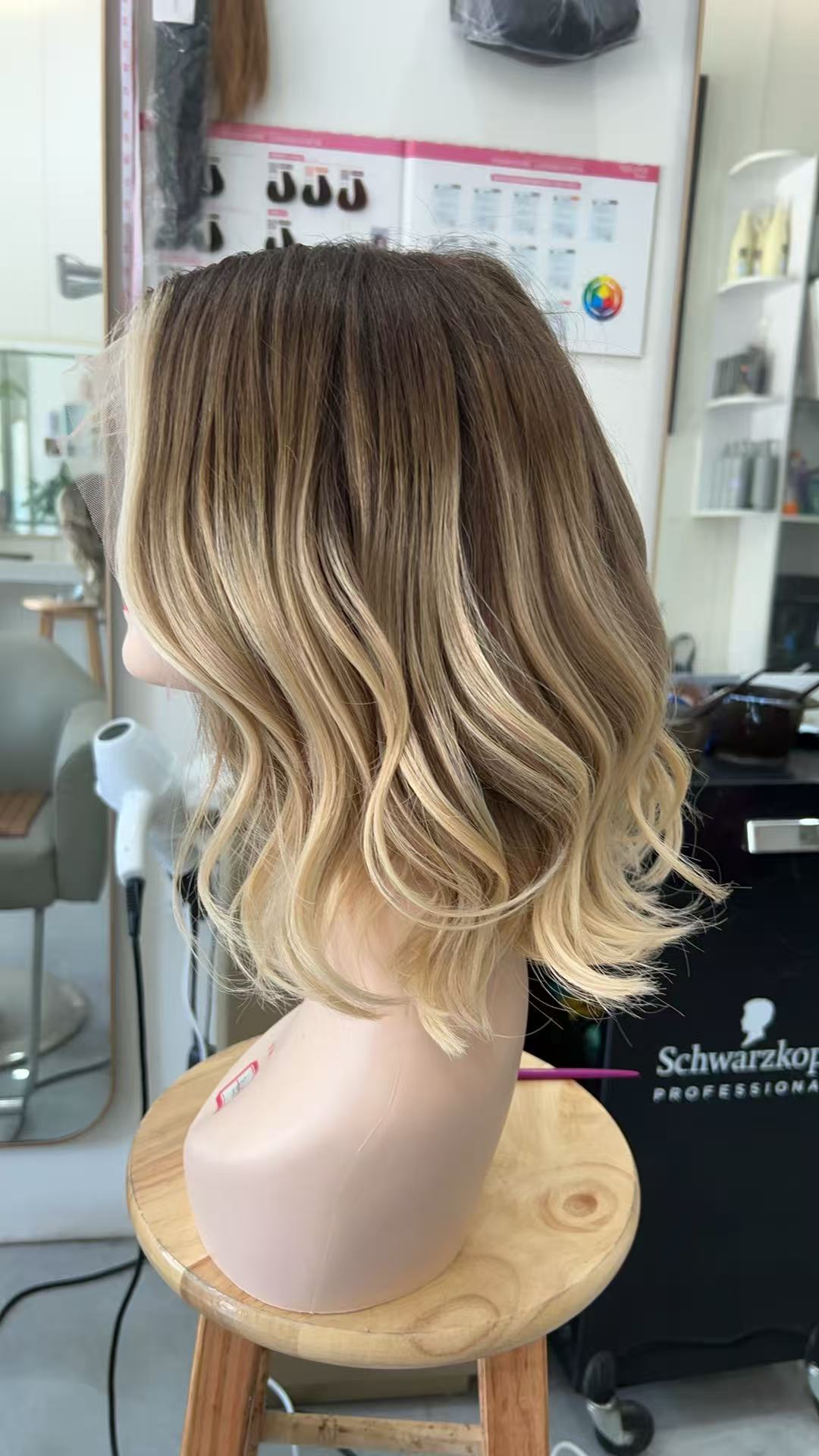 MEBARY Short Shoulder-Length Blonde Balayage Wavy Human Hair Wig for White Women Light Weight Daily Wear