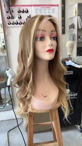 MEBARY Honey Blonde Balayage Long Wavy Lace Front Human Hair Wig for White Women ¨C Sun-Kissed Natural Look
