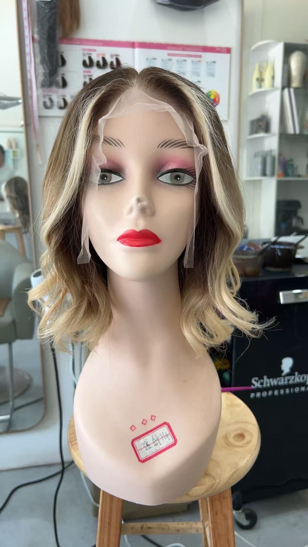 MEBARY Shoulder-Length Blonde Balayage Wavy Lace Front Human Hair Wig ¨C Lightweight Daily Wear for White Women