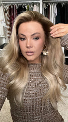 Mebary Honey Blonde Wavy Wigs with Brown Roots Human Hair for Caucasian