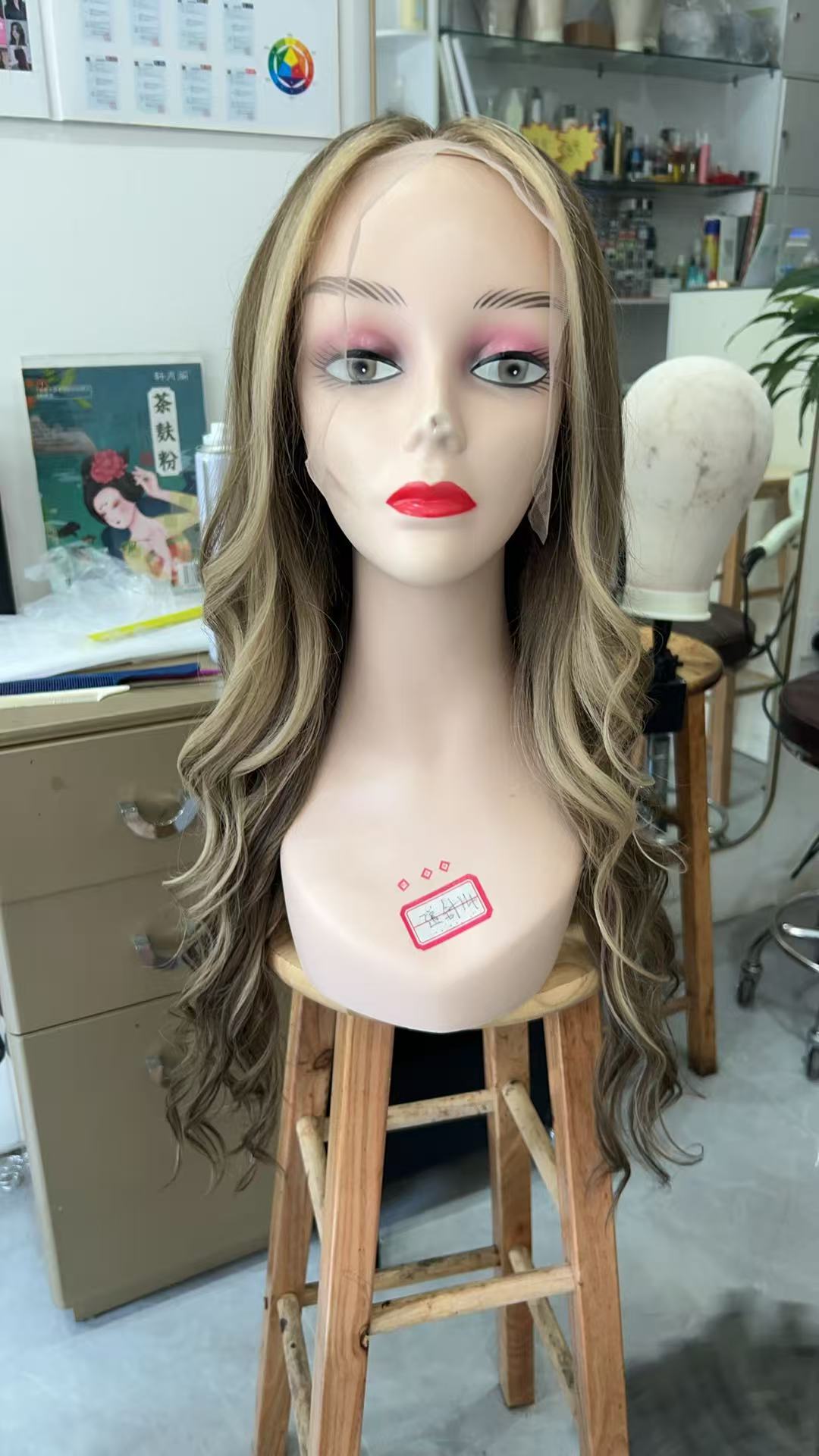 MEBARY Honey Blonde Balayage Human Hair Wig  with Face-Framing Highlights